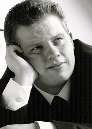 Daniel Blumenschein, Bass