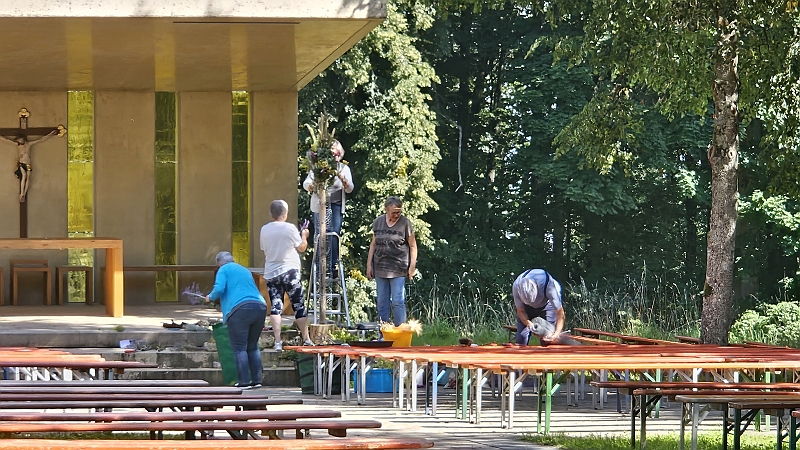 20250809 Frohnberg KDFB Blumenschmuck