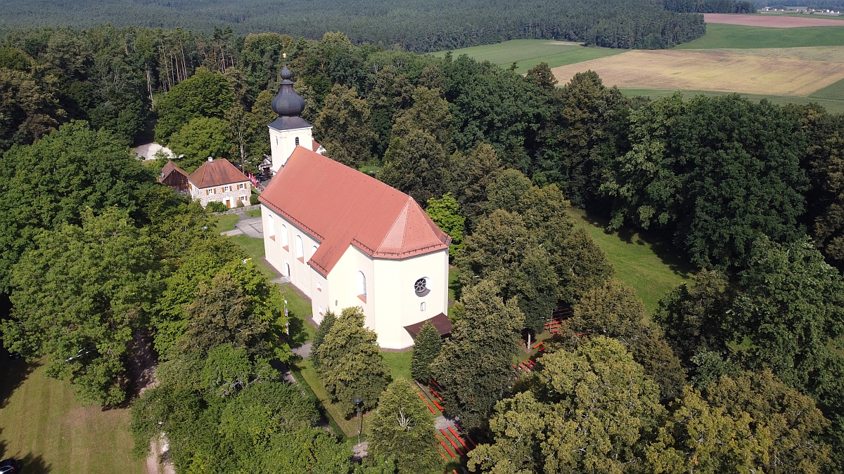 20250809 Frohnberg Kirche Luftbild