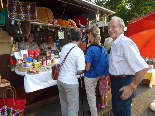 Eine-Welt-Stand am Frohnberg 2015